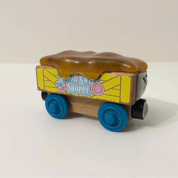 Thomas & Friends Wooden Caramel Car Train Sodor Sweet Shoppe - Picture 3 of 12